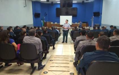 Policia Militar realiza formatura geral com a tropa