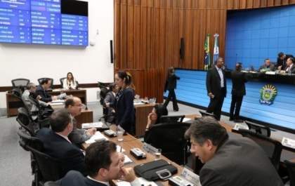 Deputados vão aproveitar recesso para viagens e reuniões eleitorais