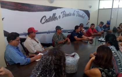 Prefeita Fátima Nascimento atende pedido de produtores da Feirinha