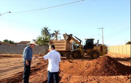 Bairro Santa Rita começa a receber pavimentação asfáltica pelo Cidade em Obras