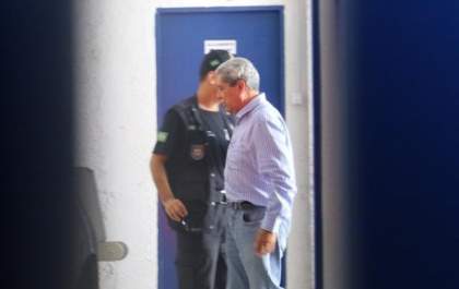 Puccinelli, filho e advogado são presos pela Polícia Federal