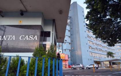Idosa sofre queda após ser atingida por criança e morre