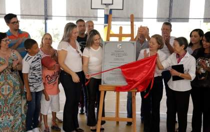 Governo de Andradina homenageia Irma Turci Vieira com nome da quadra do Josepha
