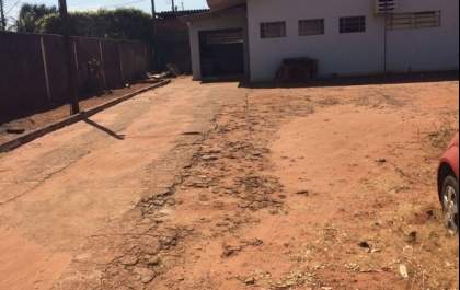 Corpos de chineses de acidente na BR-262 ainda estão no IMOL