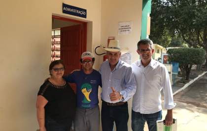 Prefeito de Três Lagoas visita cemitério de Castilho e elogia Administração