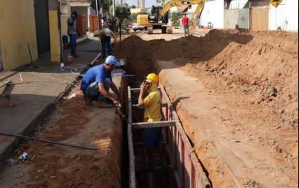 Vila Haro começa a receber ampliação da rede de esgoto