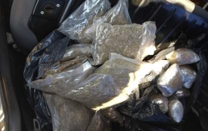 Casal é preso com 78 pacotes de maconha após abordagem