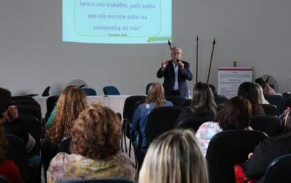 Gestores das Unidades de Ensino participam de palestra motivacional