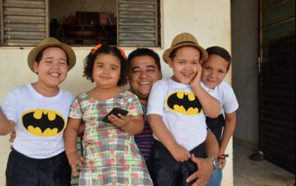 'Se eu pudesse mudar minha vida, a única coisa que mudaria seria as doenças dos meus filhos', diz Robson
