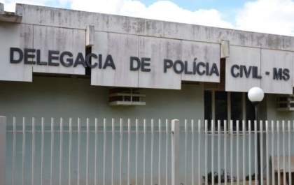 Homem é espancado por grupo de 15 ao sair de exposição com os filhos
