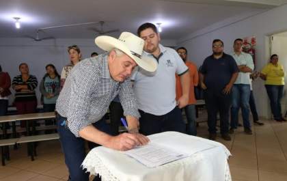 Prefeito Angelo Guerreiro assina ordem de serviço para ampliação do CEI Novo Alvorada