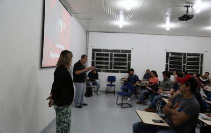 Começam as aulas de universidade virtual gratuita em Andradina