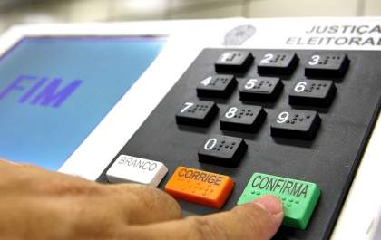 Agenda dos candidatos em MS: 1º sábado de campanha tem gravações e caminhadas
