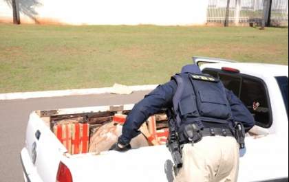 Em blitz da PRF, motorista é preso com maconha perto do autódromo