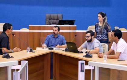 Vereadores apuram denúncias sobre implantação do programa Prouca na rede de ensino