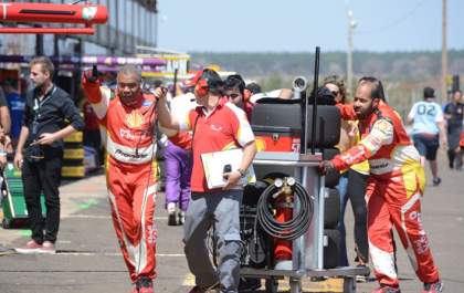 Vítima atropelada na Stock Car Light permanece no CTI