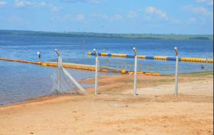 Rampa de lançamento de barcos do Balneário Municipal recebe nome do Professor Bira