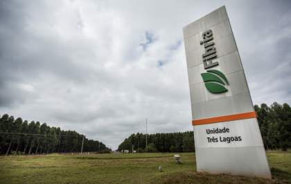 Com o apoio da Fibria, associações de Três Lagoas, Brasilândia e Selvíria recebem tratores e implementos agrícolas