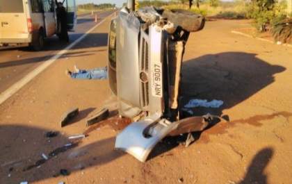 Colisão entre viatura do DOF e outros 2 carros tem capotagem e prisão