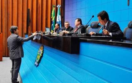 Deputados mantêm veto a projeto que obriga escola acomodar deficientes