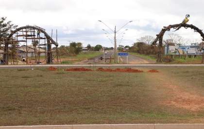Monumento no acesso ao Balneário começa a ganhar forma e mostrar a beleza de Três Lagoas