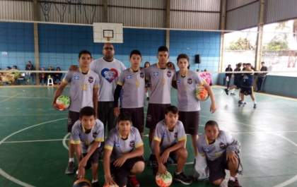 Equipes de Voleibol de Três Lagoas participam de torneio em Campo Grande