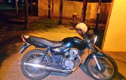 Dois são presos com motos furtadas na Capital