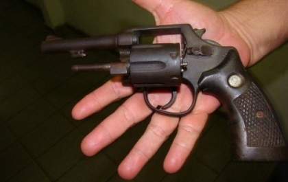 Avó repreende genro por bater em neto e sofre ameaça com arma de fogo