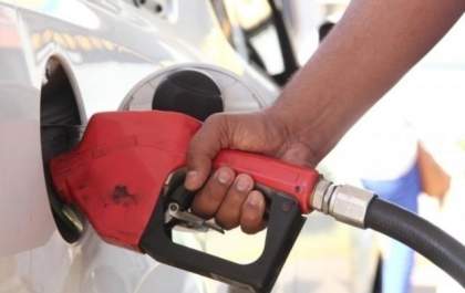 Petrobras eleva gasolina em 2 centavos; diesel permanece inalterado