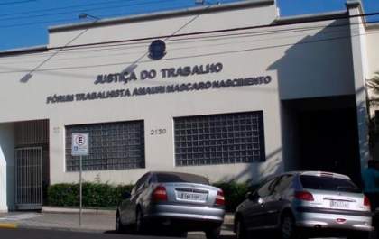 Ex-funcionário de igreja vai à justiça, relatando perseguição após denúncia
