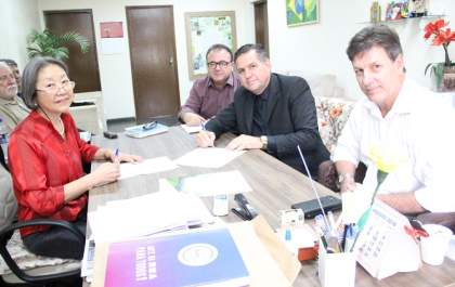 Governo de Andradina faz cessão do prédio do Pronto Socorro à Santa Casa