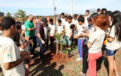 Meio Ambiente encerra ações da Semana da Árvore com plantio de 101 novas mudas