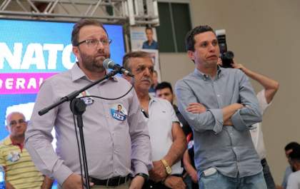 Lançamento das campanhas e Roquinho e Pinato teve assinatura de convênio para implantação de curso de medicina