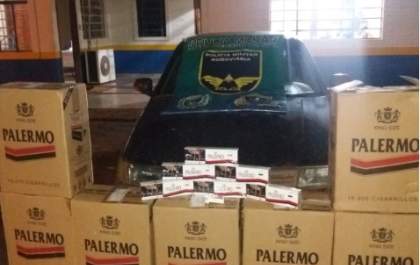 Homem abandona veículo com 357 pacotes de cigarros contrabandeados
