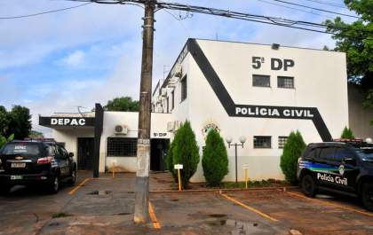 Homem foi assaltar com arma de brinquedo e acabou apanhando de moradores