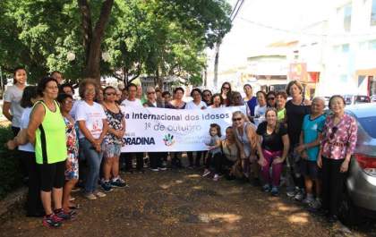 Caminhada destaca importância do Dia Internacional dos Idosos em Andradina