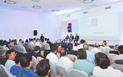 Secretário de Desenvolvimento Econômico participa de congresso náutico em São Paulo