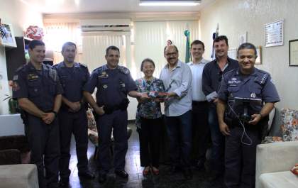 Governo de Andradina entrega drone para a Polícia Militar