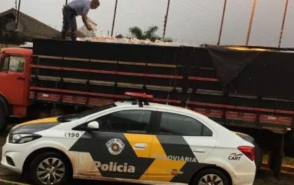 Homem é preso contrabandeando mais de 220 mil maços de cigarro na região