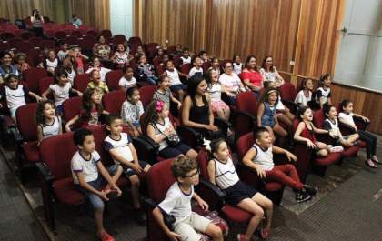 Alunos de Andradina tem peça teatral infantil sobre reciclagem