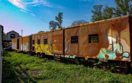 De Corumbá a Três Lagoas, abandono devora trens, estações e história