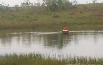 Rapaz morre afogado enquanto nadava em lago de represa