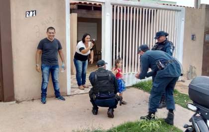 Sensibilidade de policiais militares de Três Lagoas surpreende menina de 3 anos