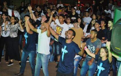 Holy Day leva mais de 400 jovens para a pista de skate