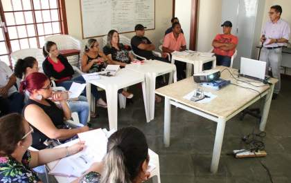 Agentes de endemias recebem curso de capacitação