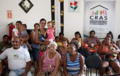 Famílias do CRAS “Ana Maria Moreira” recebem alimentos e orientações de vida saudável