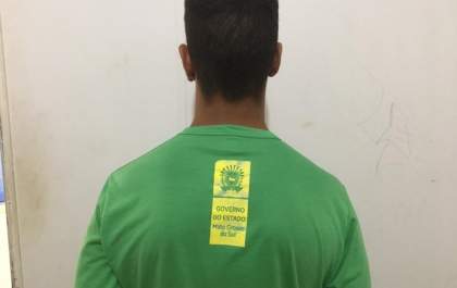Adolescente diz que vendia droga dentro de escola por não encontrar trabalho