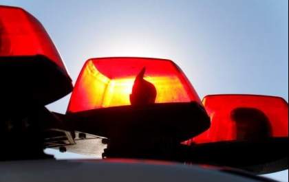Motociclista ultrapassa caminhão, bate de frente com micro-ônibus e morre em rodovia