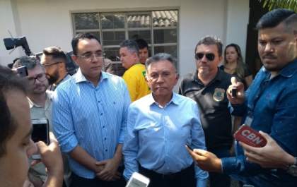 Confiante na vitória, juiz Odilon vota e critica fake news durante a campanha