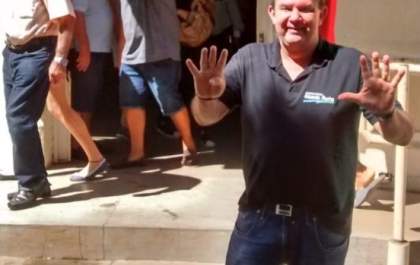 Deputado reeleito Eduardo Rocha votou nesta manhã